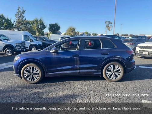 Navarra Blue Metallic 2023 Audi Q4 e-tron Premium Plus 40 RWD