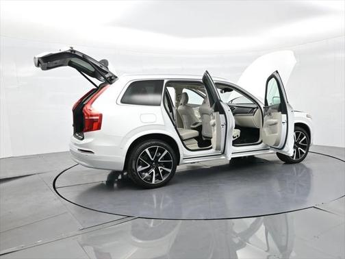 2024 Volvo XC90 B6 Plus Bright Theme 7-Seater