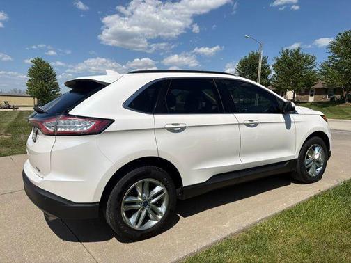 White Platinum Metallic Tri-Coat 2017 Ford Edge SEL