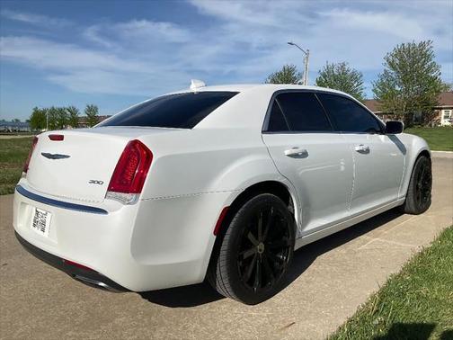 2016 Chrysler 300 Limited