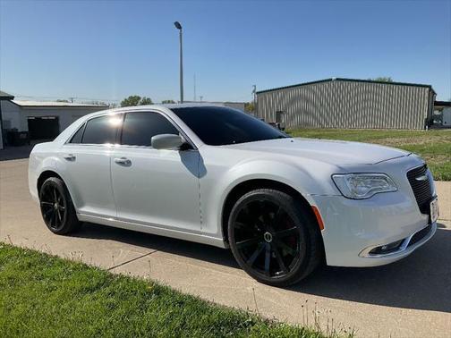2016 Chrysler 300 Limited