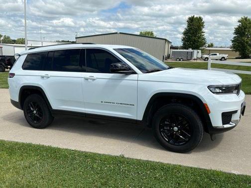 Bright White Clearcoat 2024 Jeep Grand Cherokee L Laredo