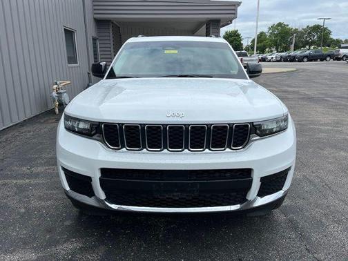 Bright White Clearcoat 2024 Jeep Grand Cherokee L Laredo