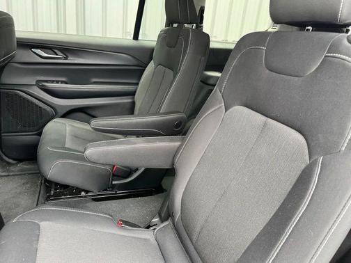 Bright White Clearcoat 2024 Jeep Grand Cherokee L Laredo