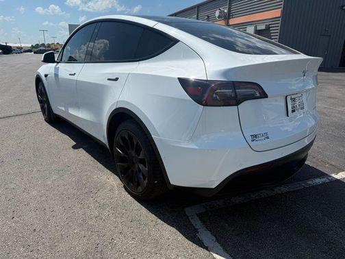 2022 Tesla Model Y Long Range Dual Motor All-Wheel Drive