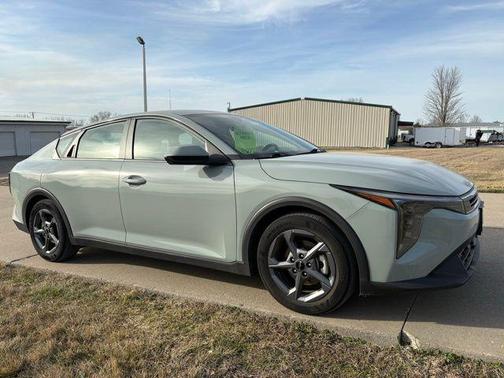 Morning Haze 2025 Kia K4 LXS