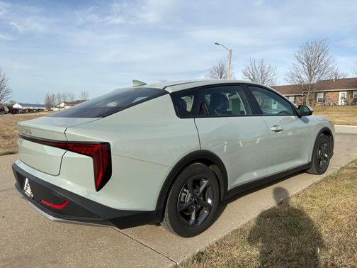 Morning Haze 2025 Kia K4 LXS