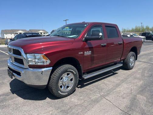 Delmonico Red Pearlcoat 2018 RAM 2500 Tradesman Crew Cab 4x4 6'4' Box
