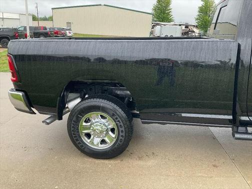 2025 RAM 2500 Tradesman Crew Cab 4x4 8' Box