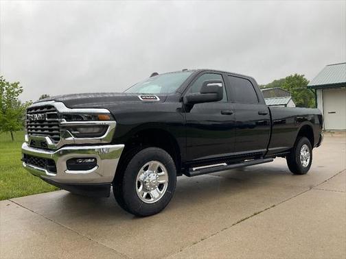 2025 RAM 2500 Tradesman Crew Cab 4x4 8' Box