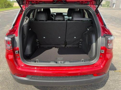 Red Hot Pearlcoat 2026 Jeep Compass Limited