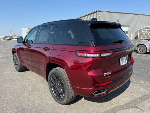 2025 Jeep Grand Cherokee Summit