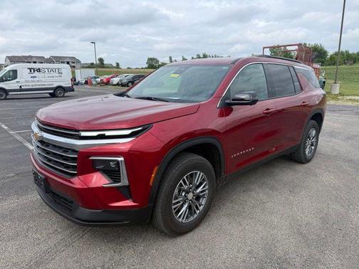 Radiant Red Tintcoat 2025 Chevrolet Traverse LT