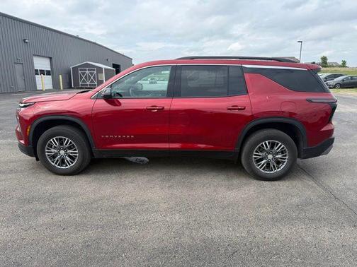 Radiant Red Tintcoat 2025 Chevrolet Traverse LT