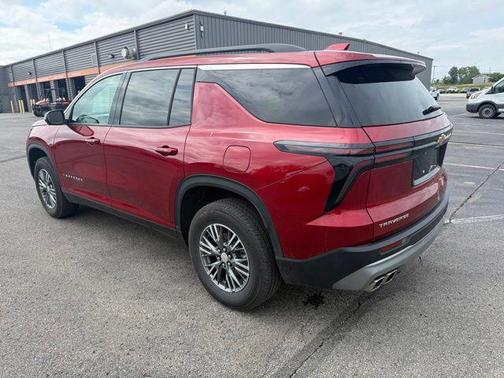 Radiant Red Tintcoat 2025 Chevrolet Traverse LT