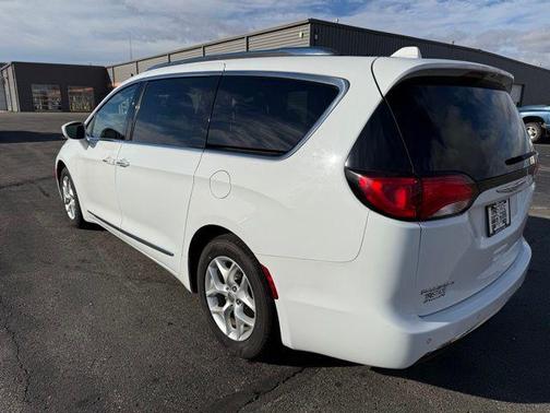2018 Chrysler Pacifica Touring-L