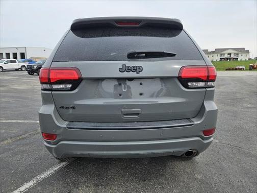 2022 Jeep Grand Cherokee Laredo