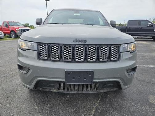 2022 Jeep Grand Cherokee Laredo