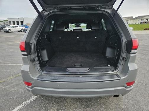 2022 Jeep Grand Cherokee Laredo