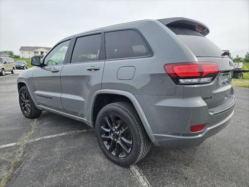 2022 Jeep Grand Cherokee Laredo