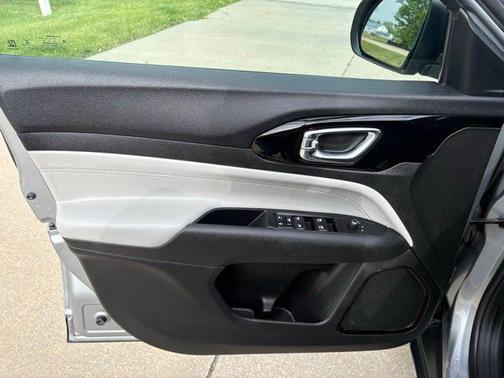 Billet Silver Metallic Clearcoat 2022 Jeep Compass Limited