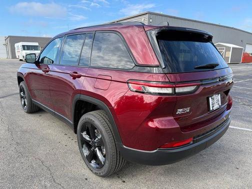 2025 Jeep Grand Cherokee Altitude