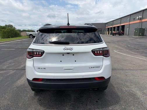 Bright White Clearcoat 2022 Jeep Compass Limited