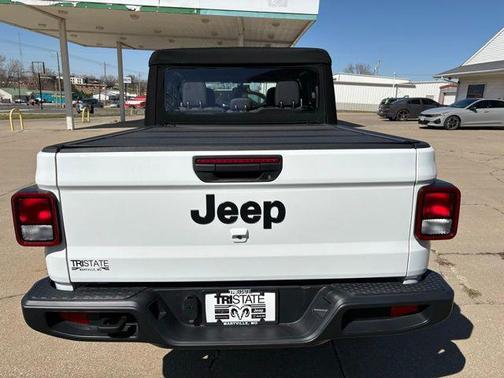 2024 Jeep Gladiator Sport