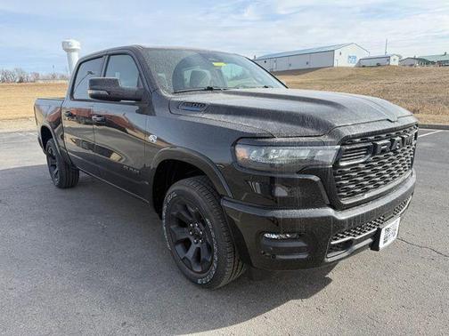 Diamond Black Crystal Pearlcoat 2026 RAM 1500 Big Horn/Lone Star