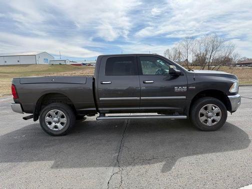 2017 RAM 2500 Big Horn Crew Cab 4x4 6'4' Box