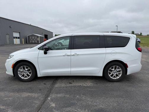 Bright White Clearcoat 2024 Chrysler Pacifica Touring L
