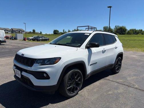 Bright White Clearcoat 2026 Jeep Compass Latitude