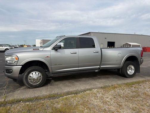 Billet Silver Metallic Clearcoat 2021 RAM 3500 Laramie Crew Cab 4x4 8' Box