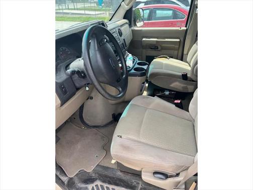 2009 Ford E350 Super Duty XL Wagon