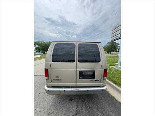 2009 Ford E350 Super Duty XL Wagon