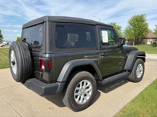 Granite Crystal Metallic Clearcoat 2023 Jeep Wrangler Sport S