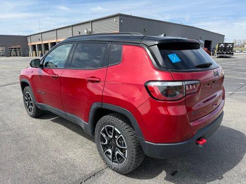 2025 Jeep Compass Trailhawk