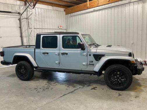 2023 Jeep Gladiator Sport