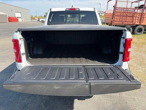 Ivory White Tri-Coat Pearlcoat 2027 RAM 1500 Laramie