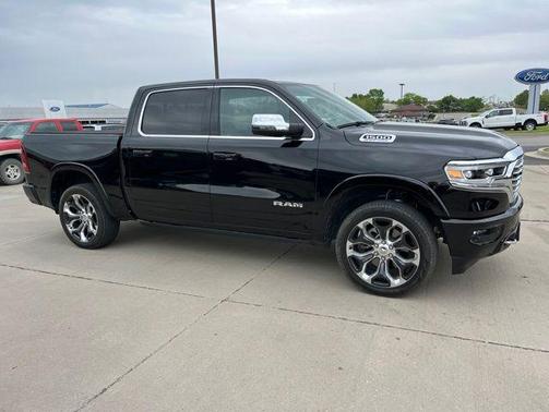 Diamond Black Crystal Pearlcoat 2023 RAM 1500 Longhorn