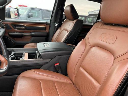 Diamond Black Crystal Pearlcoat 2023 RAM 1500 Longhorn
