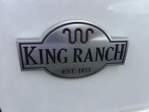 White Platinum Clearcoat 2014 Ford F-450 Lariat