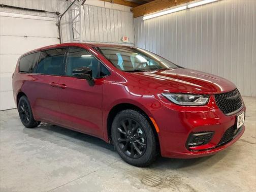 2024 Chrysler Pacifica Hybrid S Appearance Pkg