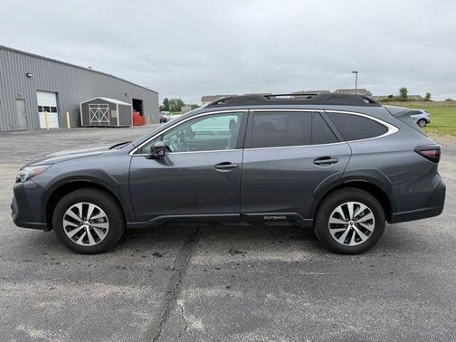 Magnetite Gray Metallic 2025 Subaru Outback Premium