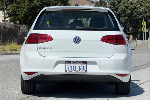 2016 Volkswagen e-Golf SE