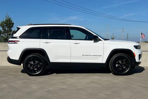 2025 Jeep Grand Cherokee Altitude