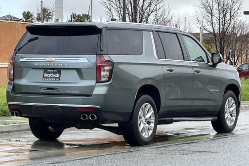 2023 Chevrolet Suburban Premier