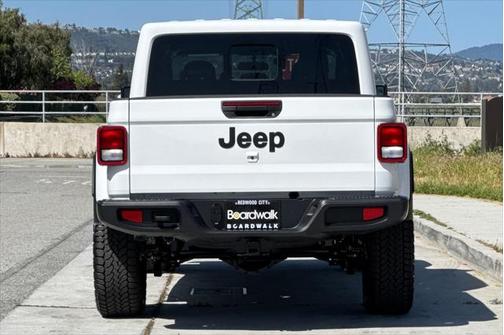 2025 Jeep Gladiator Nighthawk