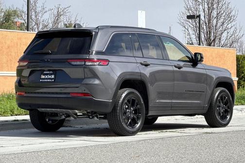 2026 Jeep Grand Cherokee Altitude