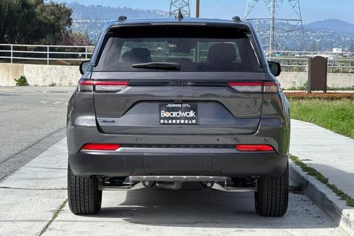 2026 Jeep Grand Cherokee Altitude